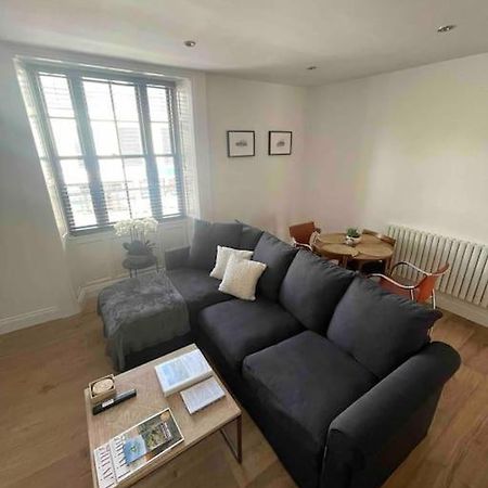 Abergavenny Center 2-Bed Flat Apartment Exterior photo